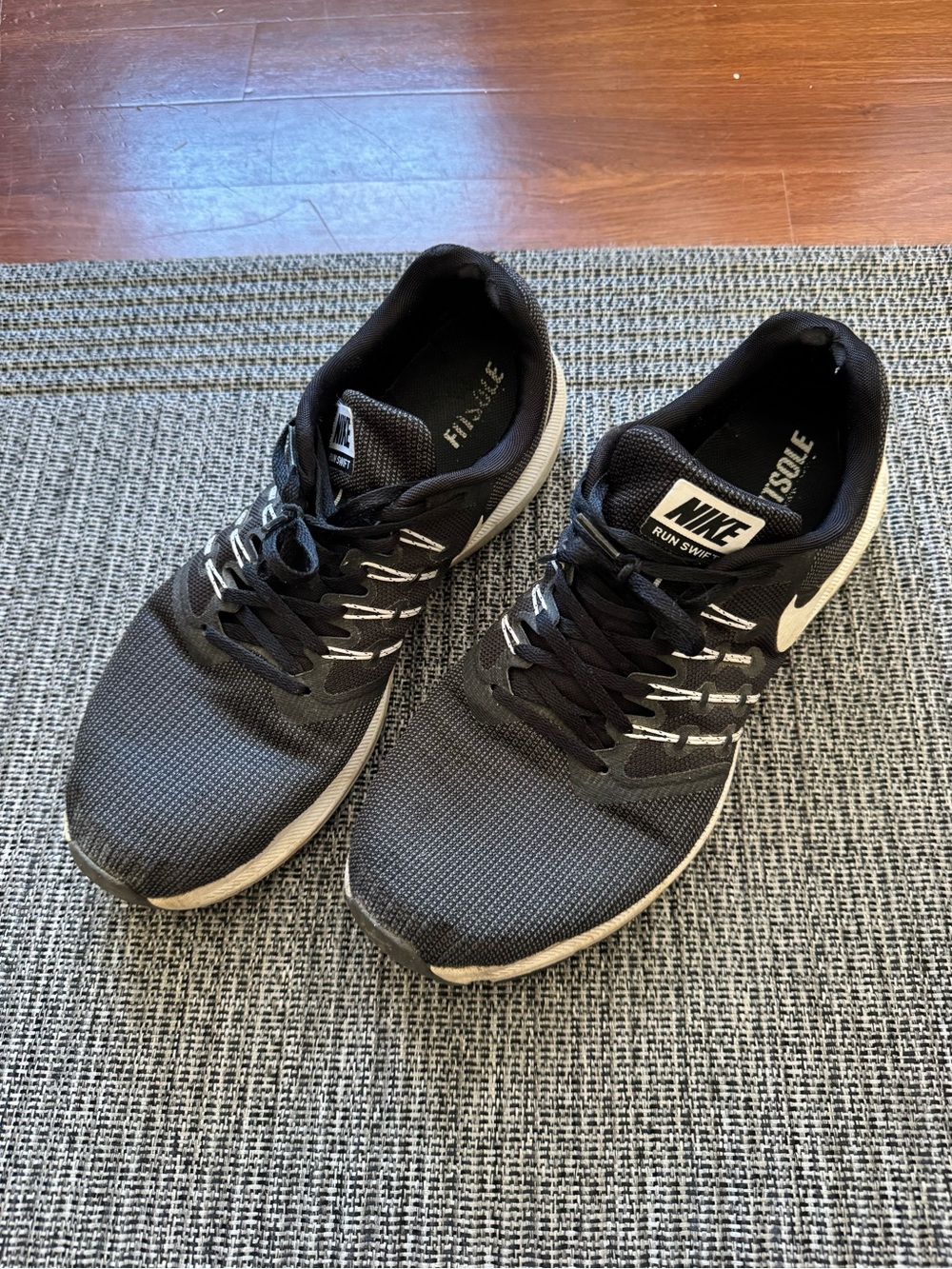 Nike Shoes Sneakers Run Swift Athletic Sport Active Training Black Size 12